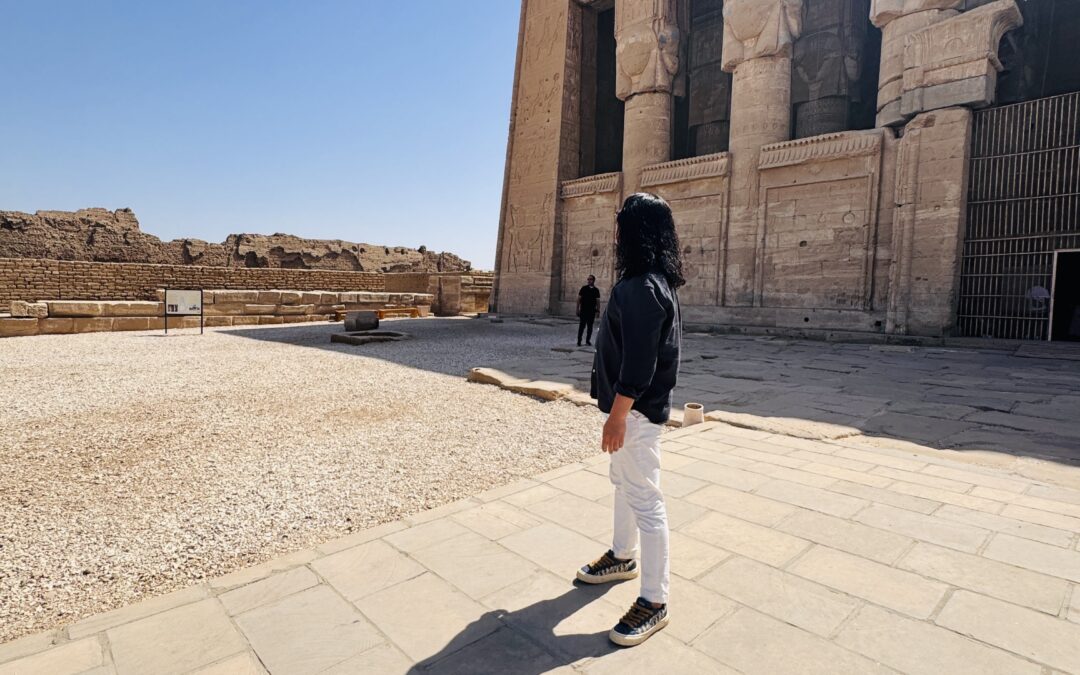 【教える負担を、仕組みが消す】